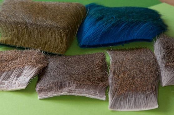 Selecting deer hair Selecting deer hair